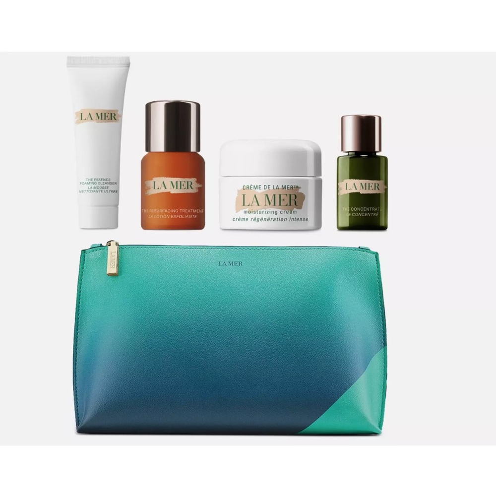 La Mer Skincare Set with Gradient Pouch